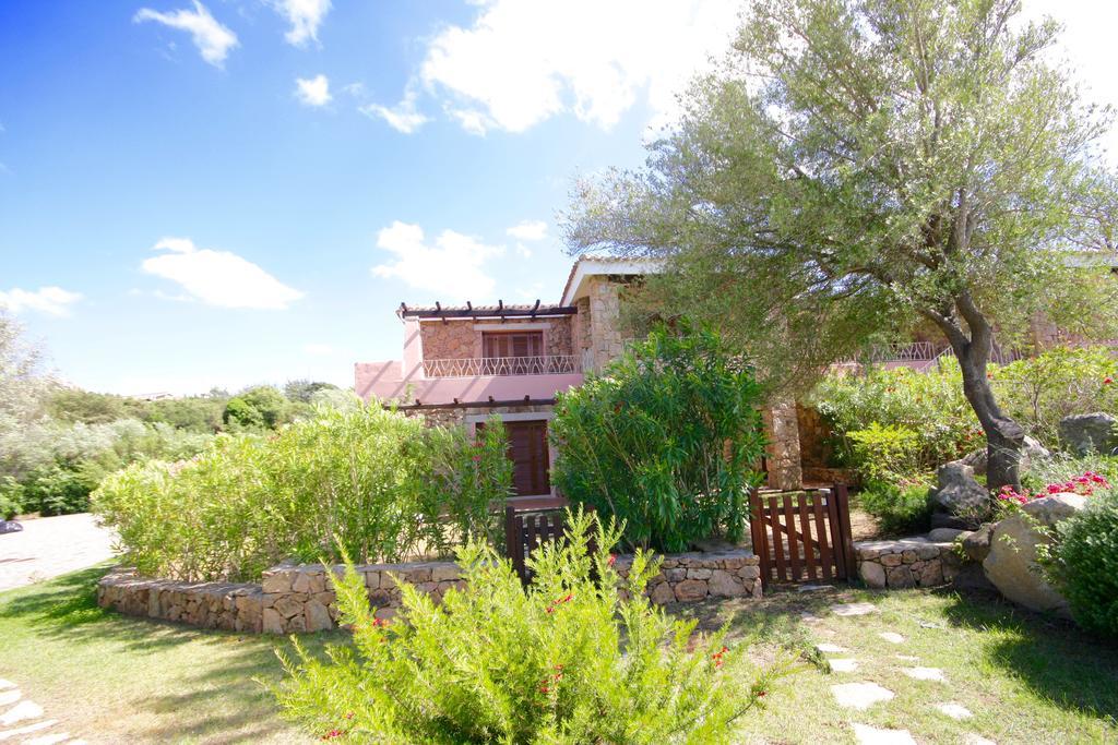 Residenze Dei Fiori Villa Porto Rotondo Exterior photo